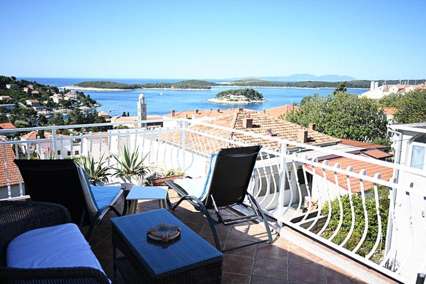 Tanya-Apartments And Rooms Hvar Town Exterior foto