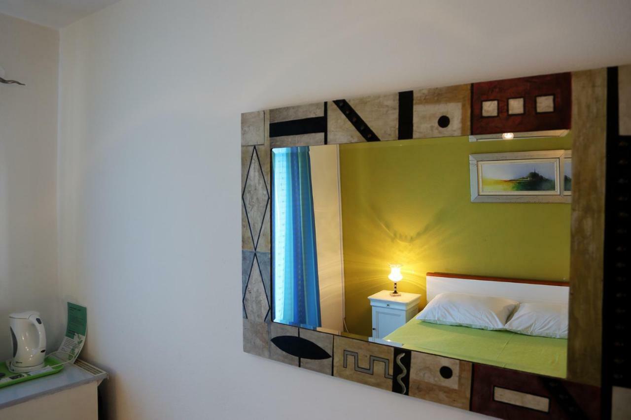 Tanya-Apartments And Rooms Hvar Town Exterior foto